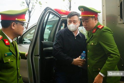 Hơn 100 giáo viên, học trò xin giảm án cho cựu Bí thư Hải Dương