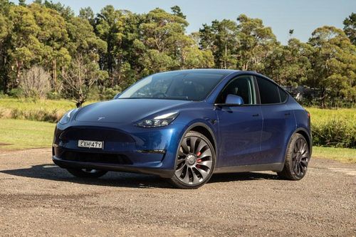 Tesla Model Y qua mặt Toyota Corolla, trở thành ôtô bán chạy nhất thế giới