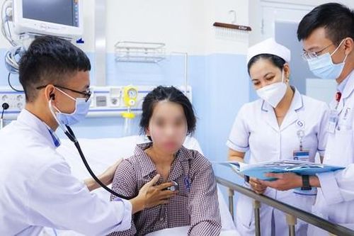 Cứu sống cô gái 21 tuổi viêm cơ tim cấp bằng can thiệp VA-ECMO thức tỉnh