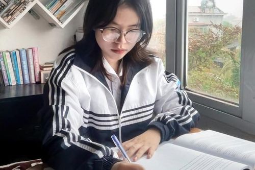 Nữ sinh lớp 12 chia sẻ bí quyết đạt giải nhất môn toán cấp tỉnh ở Hải Dương