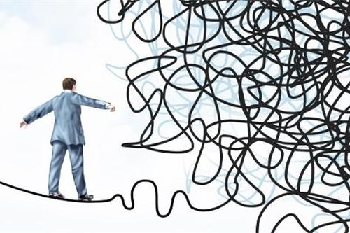 Khi thế giới mong manh, bất an, phi tuyến tính và khó hiểu