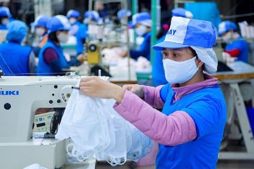 Ngành dệt may kiên cường vượt khó để duy trì đơn hàng và giữ chân người lao động