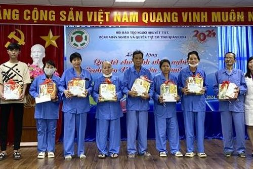 Hội Bảo trợ người khuyết tật, bệnh nhân nghèo và quyền trẻ em tỉnh: Tặng 150 suất quà cho bệnh nhân ung thư