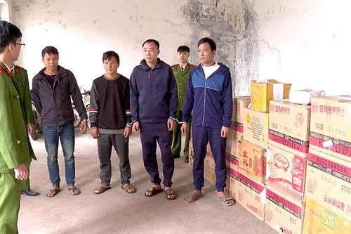 Triệt phá đường dây buôn bán, tàng trữ, vận chuyển gần 400kg pháo
