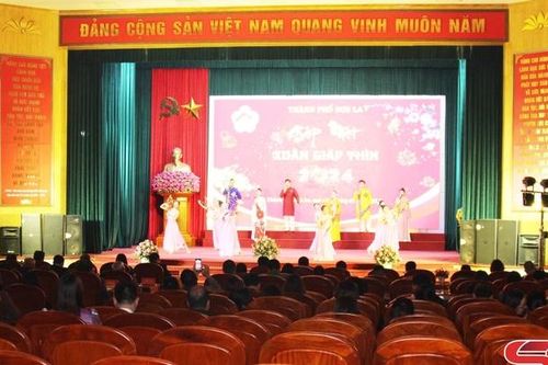Thành phố gặp mặt Xuân Giáp Thìn 2024