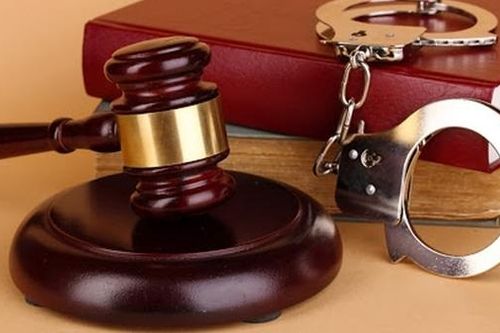 Khởi tố, tạm giam 2 cán bộ về tội 'Lạm dụng chức vụ, quyền hạn chiếm đoạt tài sản'
