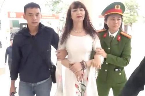 Nữ Giám đốc trục lợi tiền tỷ từ bảo kê xe tải
