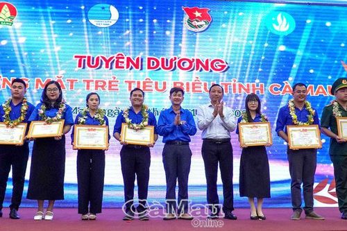 Vinh danh 9 đoàn viên thanh niên 'Gương mặt trẻ tiêu biểu tỉnh Cà Mau'