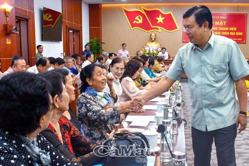 Họp mặt cán bộ nguyên thành viên cấp ủy tỉnh