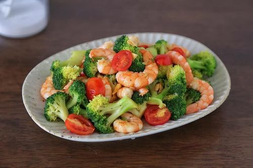 Thực đơn mâm cơm cuối tuần chỉ với 3 món nhưng ngon đẹp xuất sắc