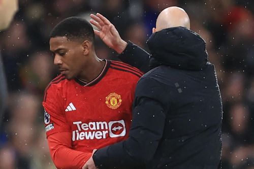 Martial từ chối rời Man Utd