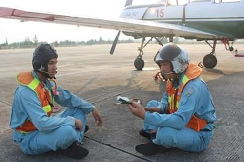 Phi công lái máy bay chiến đấu - nghề đặc biệt nguy hiểm