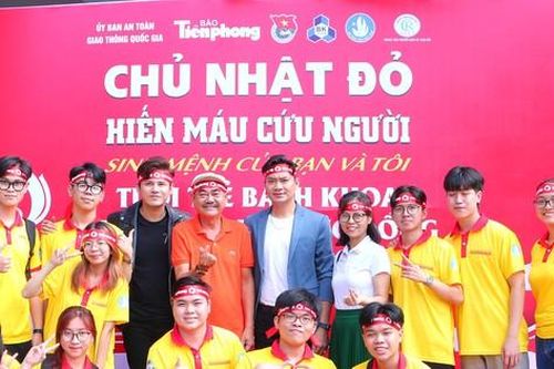 Tuổi trẻ trường ĐH Bách khoa (ĐHQG TP. HCM) hào hứng hưởng ứng 'Chủ nhật Đỏ' hiến máu cứu người