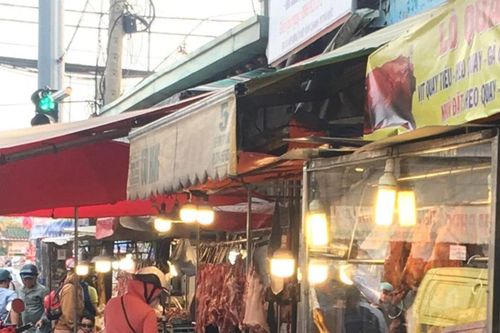 Bất an với thực phẩm ở chợ tự phát