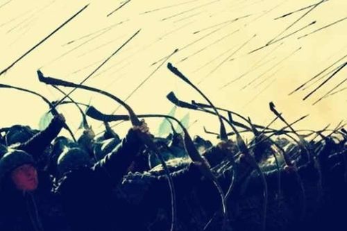 Vì sao cung thủ thời phong kiến thường bắn mũi tên lên trời?
