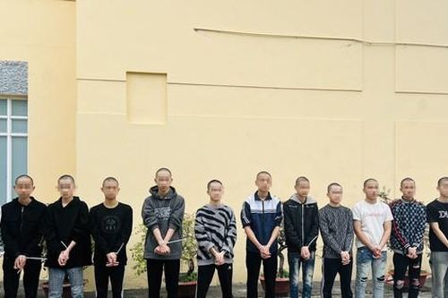 Nhóm thanh thiếu niên mang hung khí thấy ai 'ngứa mắt' là đánh