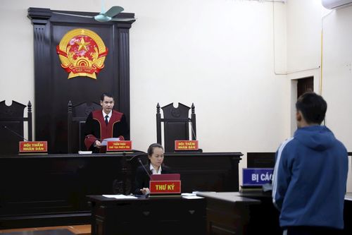 Lĩnh 9 tháng tù vì tàng trữ pháo hoa nổ trái phép