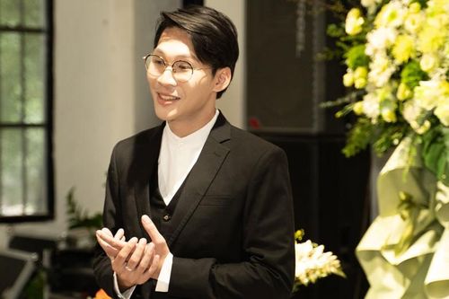 Ca sĩ Đặng Anh Tuấn hát tuyệt phẩm của nhạc sĩ Trần Ngọc