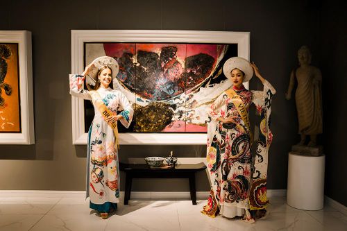Các hoa hậu ở Miss Global thích thú học cầm đũa, ăn gỏi của Việt Nam