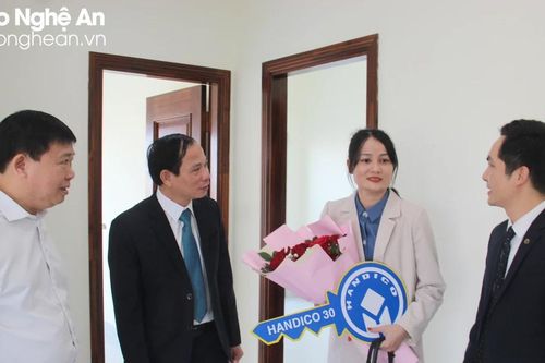 HANDICO 30 bàn giao căn hộ tòa chung cư CC-A2 Nam đường Nguyễn Viết Xuân