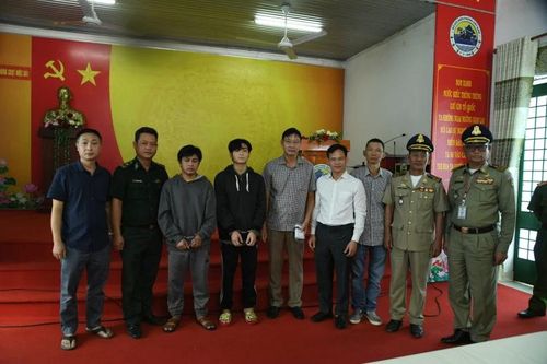 Tiếp nhận 6 người từ Campuchia, phát hiện 2 nghi phạm giết người đang bị truy nã
