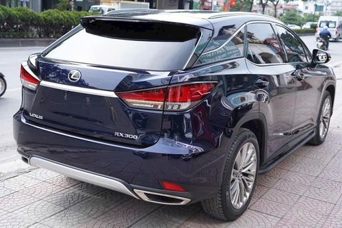 Lăn bánh 30.000 km, Lexus RX 300 cũ chấp nhận bán 'lỗ' tới hơn 1 tỷ đồng