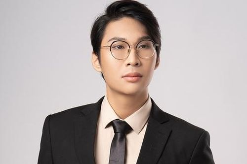 Đặng Anh Tuấn được bà nội 'tiếp lửa' tình yêu với nhạc trữ tình cách mạng