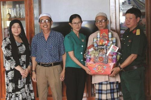 'Tết' về làng Chăm Khánh Hòa