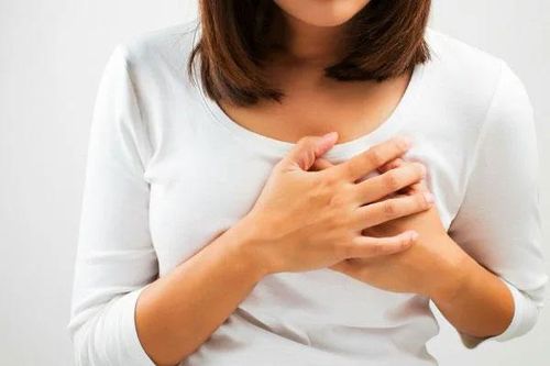 Bác sĩ trả lời: U xơ tuyến vú lành tính có ảnh hưởng đến việc cho con bú?
