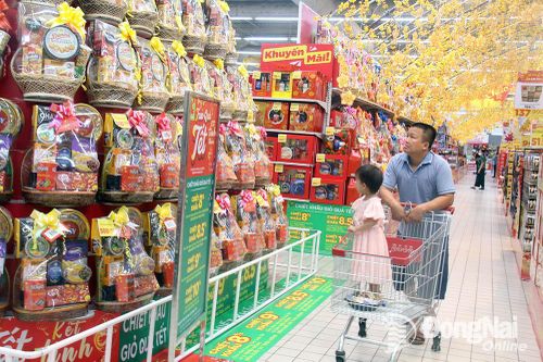 Nhiều siêu thị, trung tâm thương mại tăng lượng hàng Tết từ 15-25%