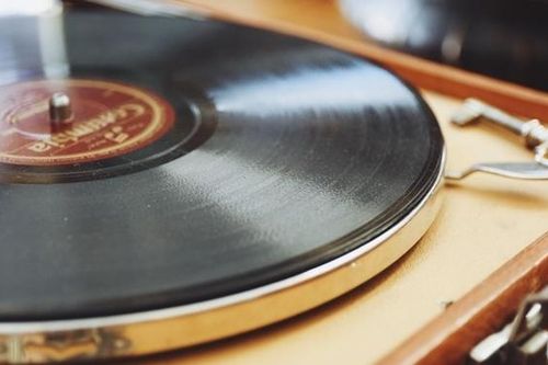 Âm nhạc Việt Nam trên đĩa hát một thời
