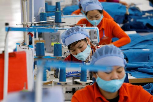 PMI ngành sản xuất Việt Nam tháng 12/2023 tăng nhẹ