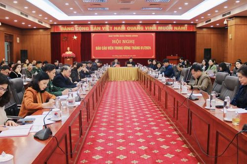 Hội nghị báo cáo viên Trung ương tháng 1
