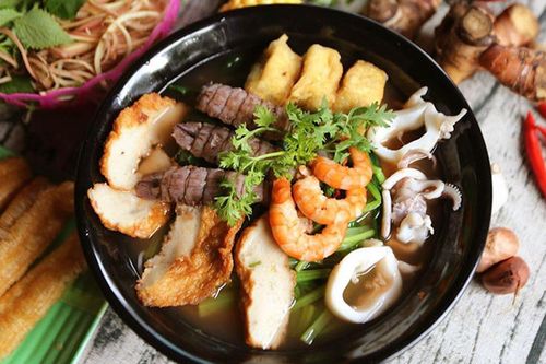 Quán bún hải sản ngon ở Hà Nội khiến thực khách 'ăn là nhớ mãi'