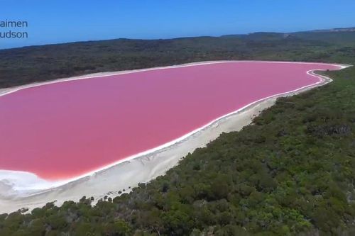 Bí ẩn hồ nước màu hồng đặc trưng ở Australia