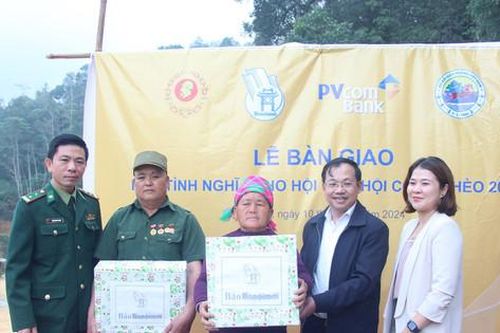 Khánh thành Nhà tình nghĩa cho cựu chiến binh tại tỉnh Lào Cai