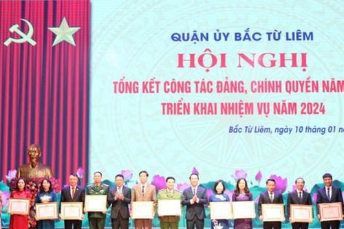 Quận Bắc Từ Liêm kết nạp 156 đảng viên trong năm 2023
