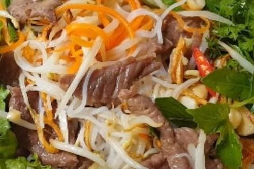 Tiết lộ cho hội chị em nội trợ cách làm phở bò trộn chua ngọt ngon miệng hấp dẫn