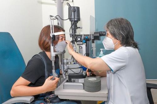Bệnh viện Mắt Hà Nội 2 tổ chức hội thảo 'Các bệnh lý giác mạc và Kiểm soát cận thị'