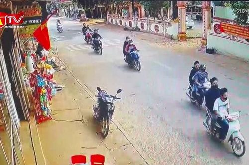 Bắt ổ nhóm mang hung khí gặp ai 'ngứa mắt' thì đánh