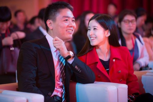 Hãng xếp hạng lên tiếng về tài sản tỷ USD của 'hot girl trà sữa'