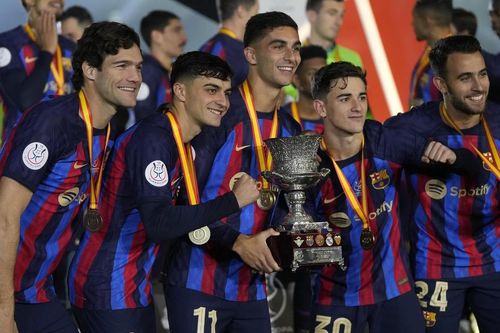 Nhận định Barcelona vs Osasuna (02h00, 12/1): Kỉ nguyên lộn xộn mới của Barca