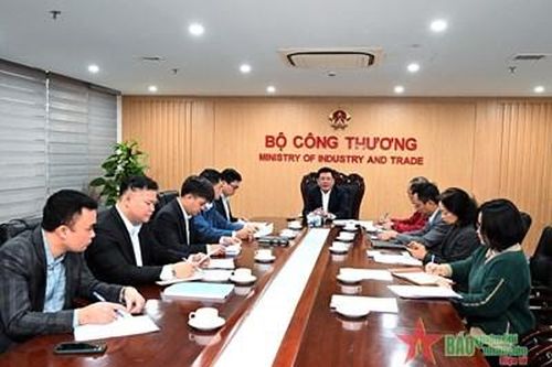 Bộ Công Thương bàn về việc xây dựng Luật Công nghiệp trọng điểm