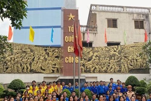 Đoàn viên, sinh viên tham gia Hành trình lịch sử 'Tân Bình trong trái tim tôi', năm 2024
