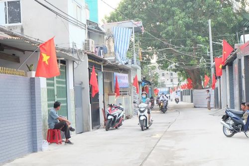 Quận 7 mừng công nhiều công trình mở rộng hẻm, xây mới cầu trong khu dân cư