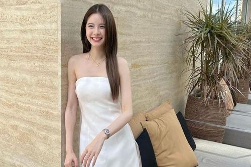 Cô gái mệnh danh 'ngọc nữ xứ chùa Vàng' có làn da trắng nõn