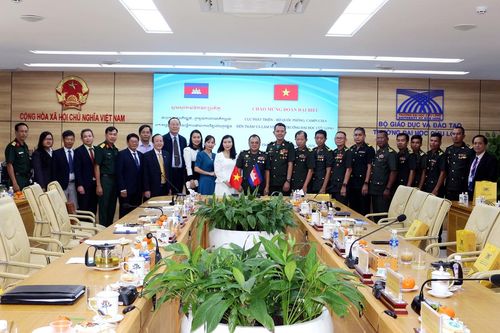 Trường ĐH Cửu Long tăng cường hợp tác với Vương quốc Campuchia