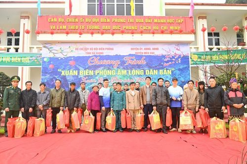 Mang Xuân Biên phòng tới miền biên cương Sơn Vĩ