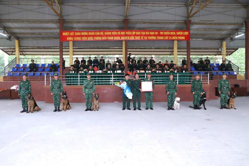 Đoàn cán bộ, giảng viên, học viên Học viện Quốc phòng tham quan, nghiên cứu thực tế tại Trường Trung cấp 24 Biên phòng