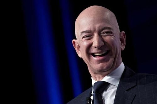 Jeff Bezos kiếm hơn 7,9 triệu USD/giờ trong năm 2023